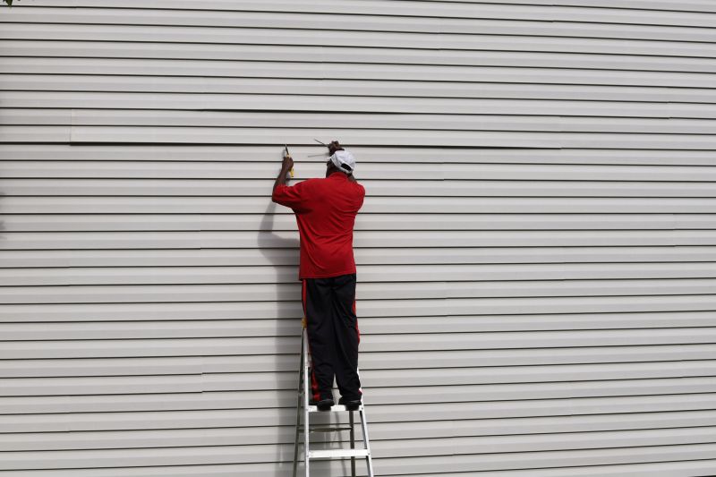 Siding Preparation and Surface Cleaning